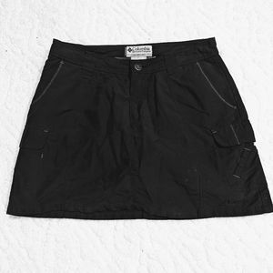 🌷Women's Columbia Black Skirt Size 6.